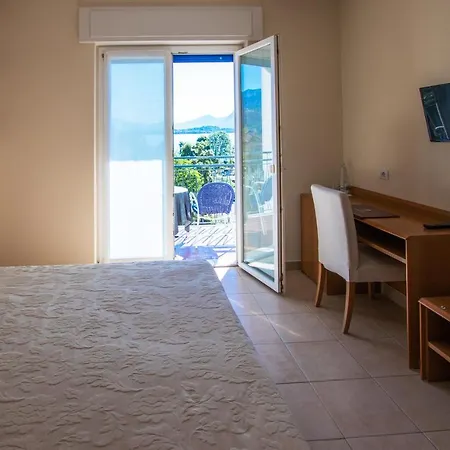 Alpi Hotel