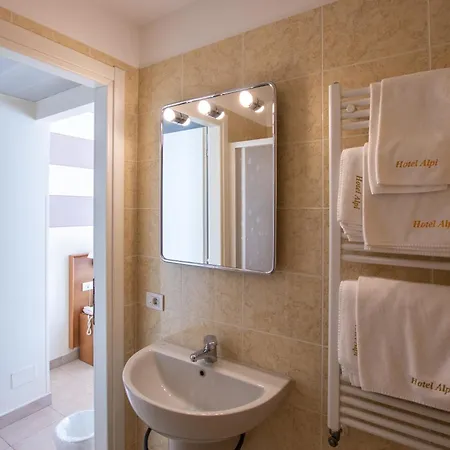 Hotel Alpi 3*