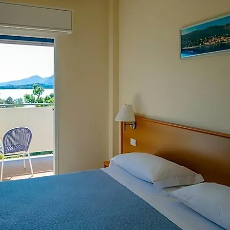 Alpi Hotel 3*