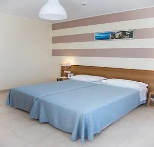 阿尔皮酒店 巴韦诺