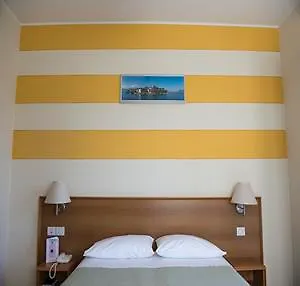 Hotell Alpi 3*