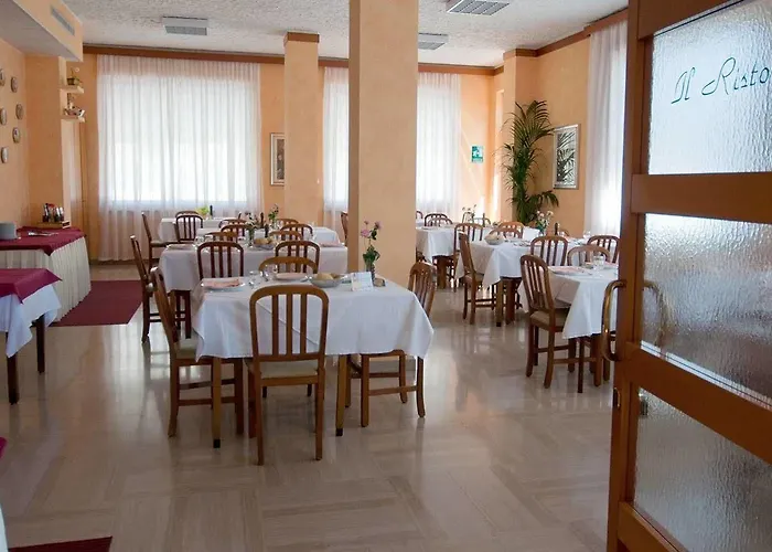 阿尔皮酒店 巴韦诺