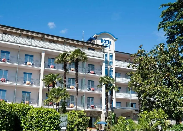 Hotell Alpi 3*